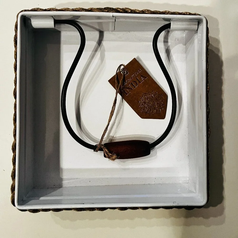 Napkin Holder - Metal White Napkin Holder -Rustic Themed -‎ new